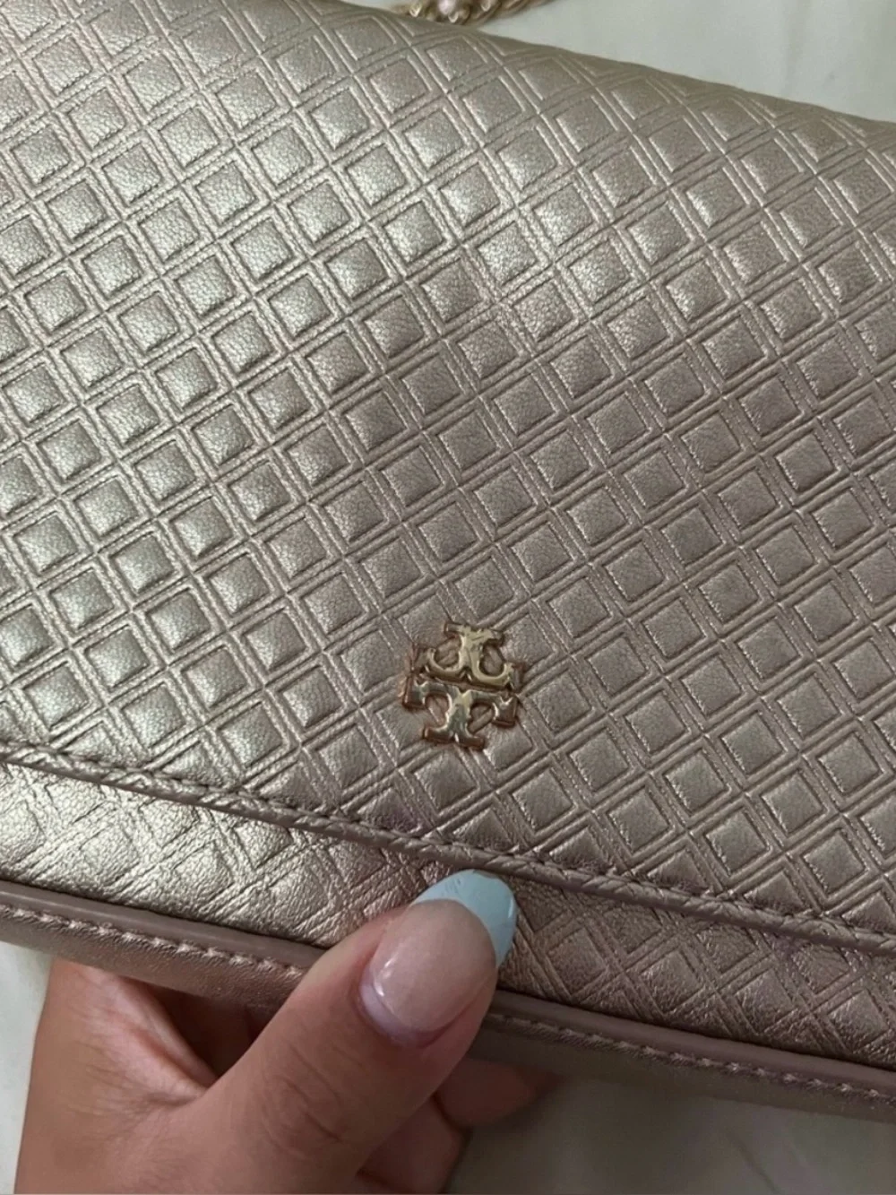 Tory Burch Metallic Quilted Crossbody Bag - Rose Gold